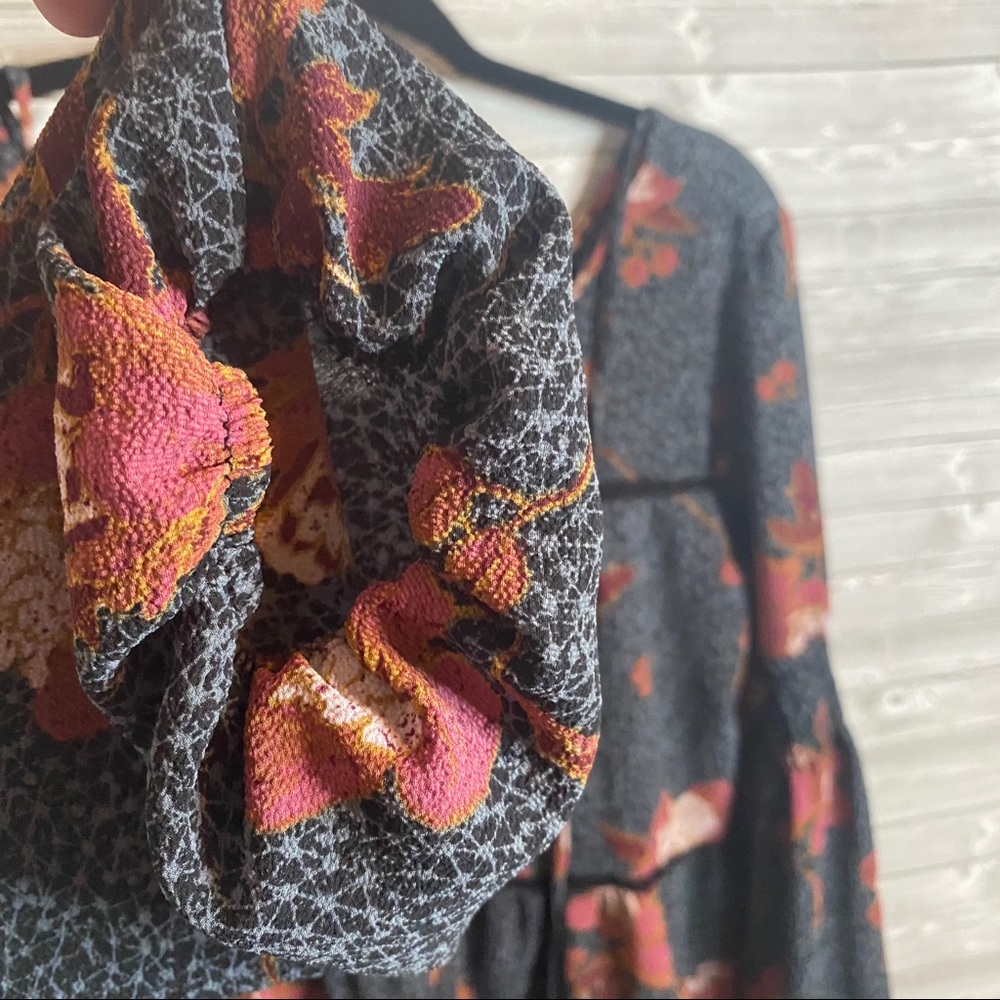 π Knox Rose Floral Ruffle Top - Picture 3 of 7